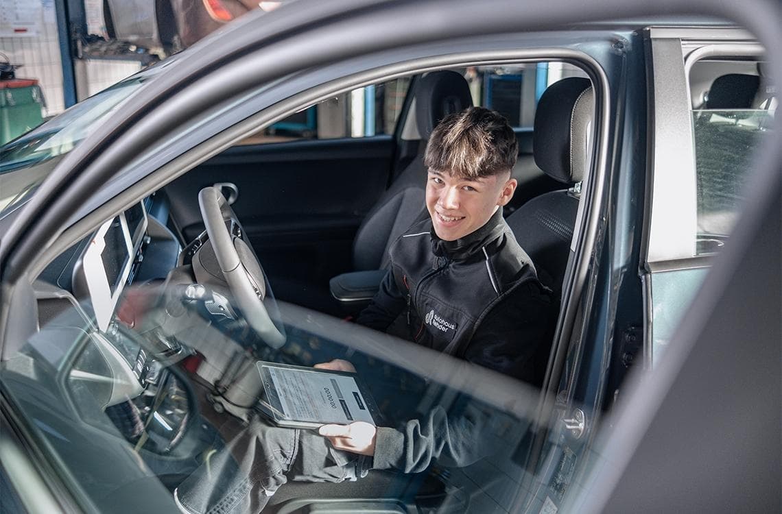 KFZ Mechatroniker (m/w/d) - Wartung, Diagnose & E-Mobilität - Hyundai bei Autohaus Rehder GmbH & Co. KG