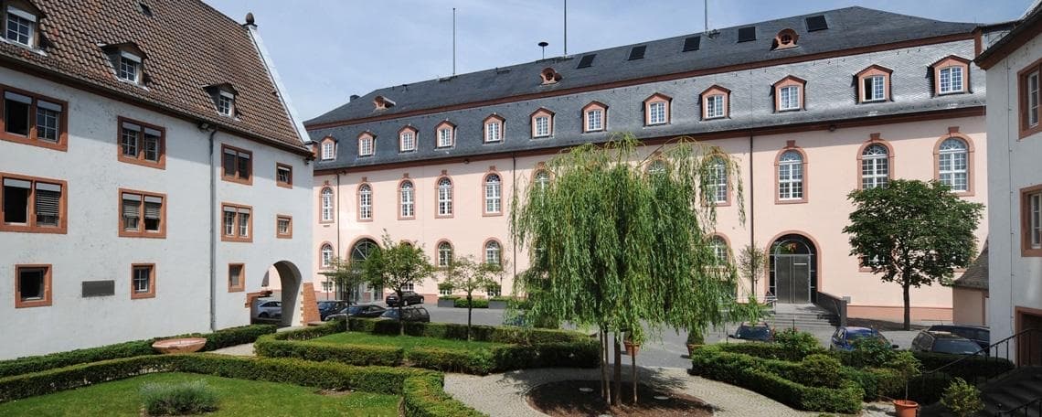 Servicemitarbeiterin / Servicemitarbeiter (m/w/d) bei STAATSKANZLEI RHEINLAND-PFALZ