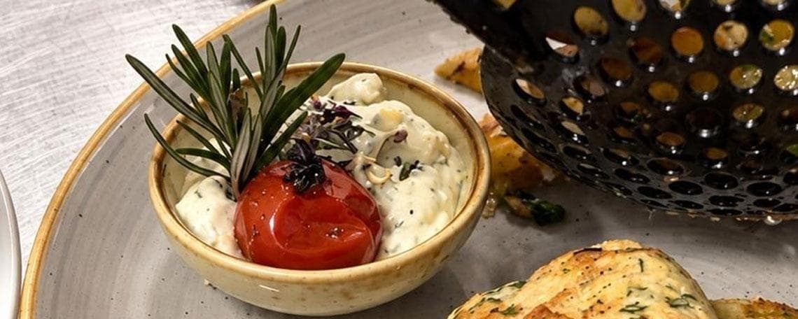 Jungkoch / Entremetier – Bayerisches Restaurant direkt am Ammersee (m/w/d) bei Alte Villa GmbH