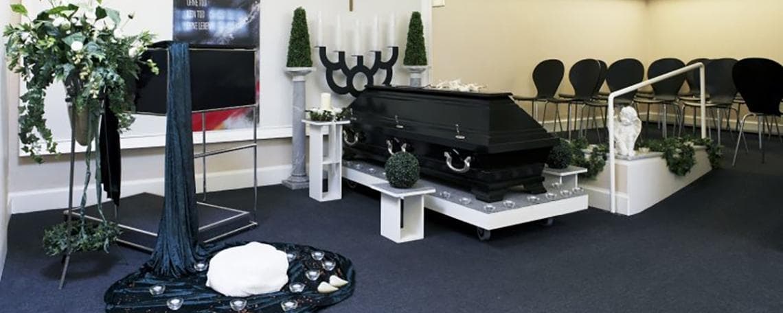 Bestattungsfachkraft (oder Quereinsteiger) / Trauerberater / Bestattungsberater (m/w/d) bei Ackermann-Bauer GmbH & Co. KG