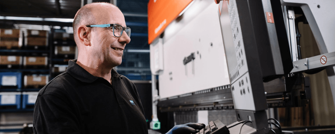 Maschinenbediener für maschinelle Blechbearbeitung (m/w/d) bei MEIKO Maschinenbau GmbH & Co. KG