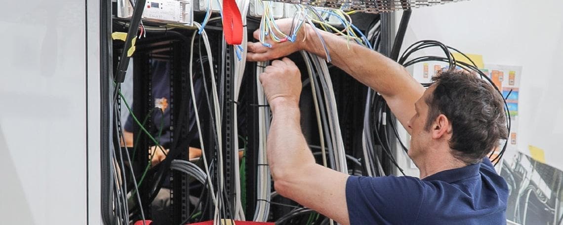 Elektroniker*, Energie- & Gebäudetechnik oder artverwandter Beruf in Vollzeit (m/w/d) bei Broadcast Solutions GmbH