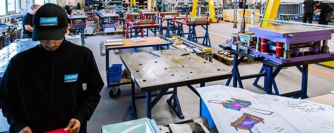 Pressenführer (m/w/d) für hydraulische Großpressen bei JUNG WERKZEUGBAU GMBH