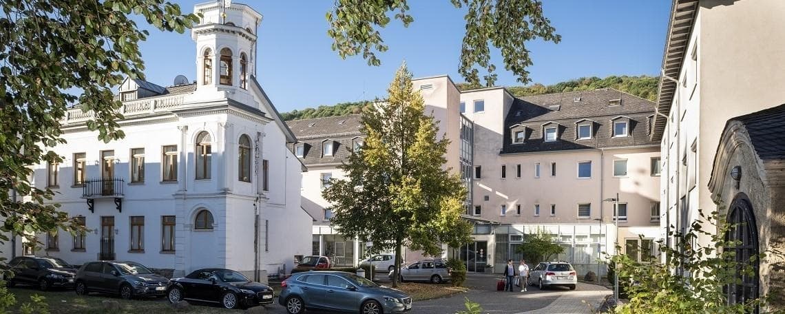Pflegefachperson für Intensivpflege & Anästhesie (w/m/d) / Anästhesietechnische/r Assistent/in (w/m/d) bei WEGE KLINIK